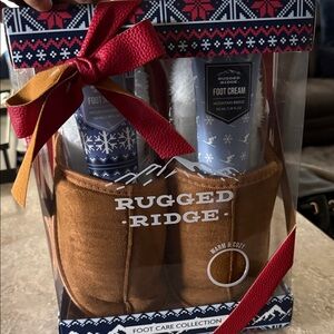 Rugged Ridge Foot Care Gift Set with Brown Socks